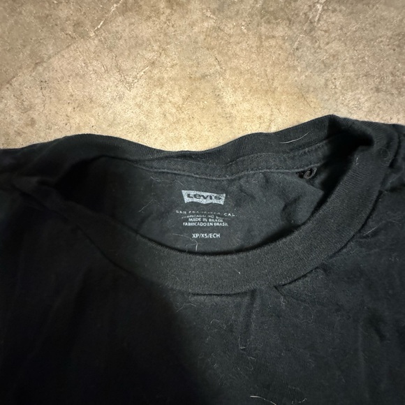 Levi’s black t-shirt - Picture 2 of 2